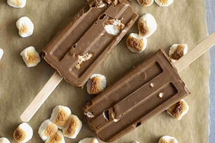 Toasted Marshmallow-Chocolate Frozen Pops
