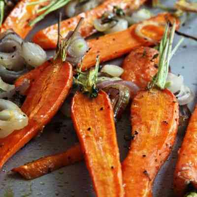 Roast Carrots with Shallots and Thyme