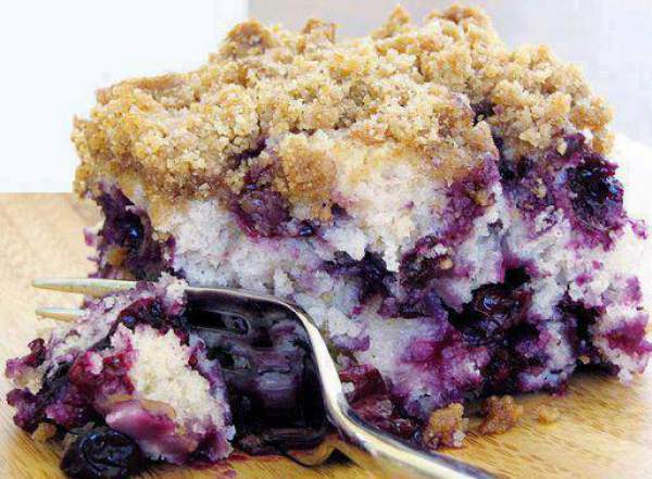 Crumb-Topped Blueberry Coffee Cake